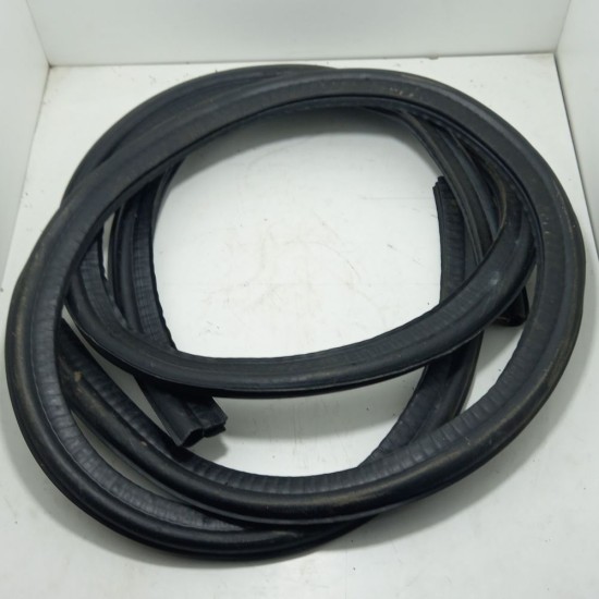 Borracha Cap&ocirc; Motor - Autotravi Gol / Voyage / Parati / Saveiro 80/85