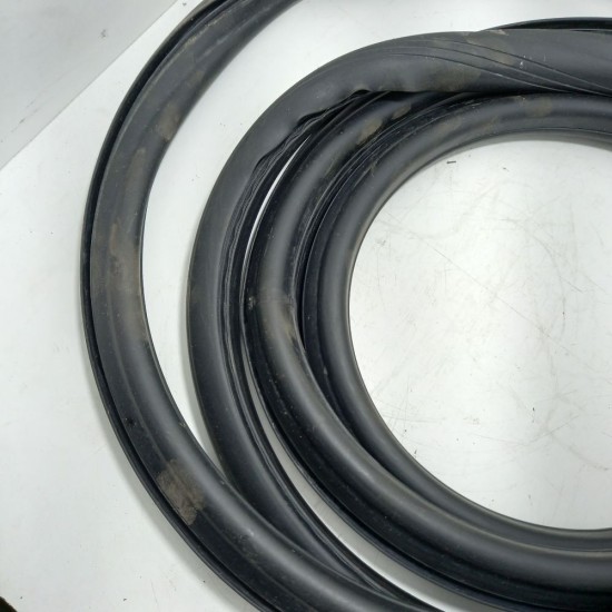 Borracha Parabrisa - Uno / Pr&ecirc;mio / Elba 91/...