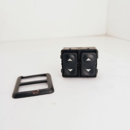 Bot&atilde;o Duplo Vidro El&eacute;trico Escort Verona (Com Defeito)