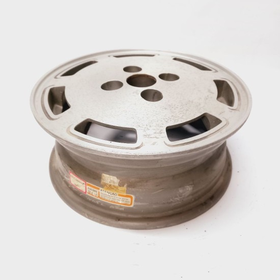 Roda de Liga Leve Escort Aro 13 4 Furos