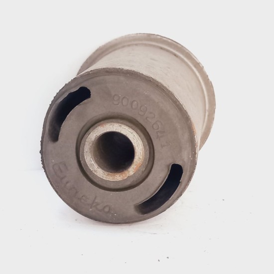 Bucha Bandeja Traseira Inferior Kadett Monza 90092641